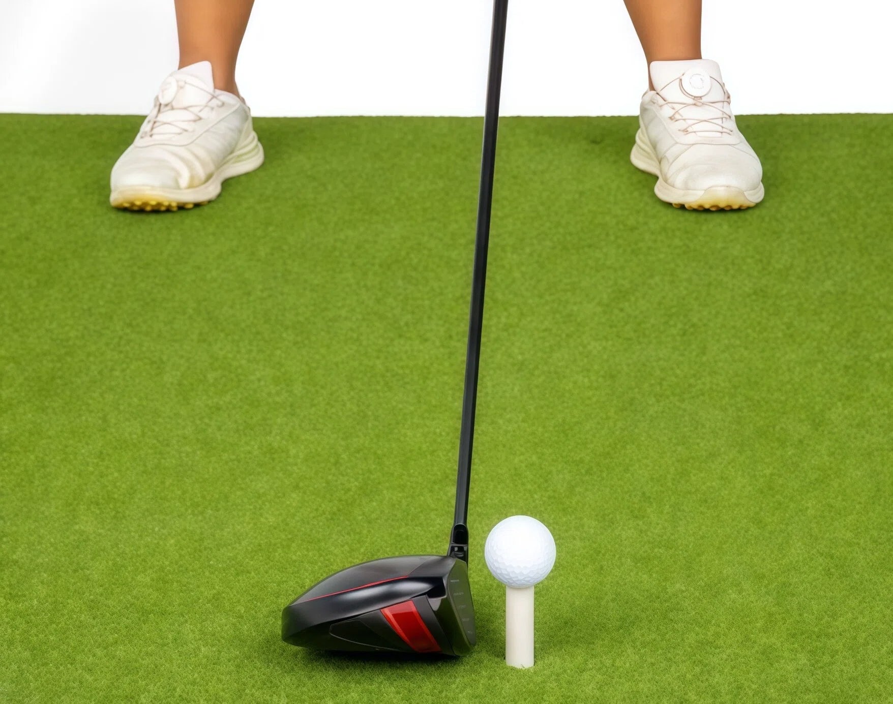 Thick golf practice mat backyard outdoor practice setup