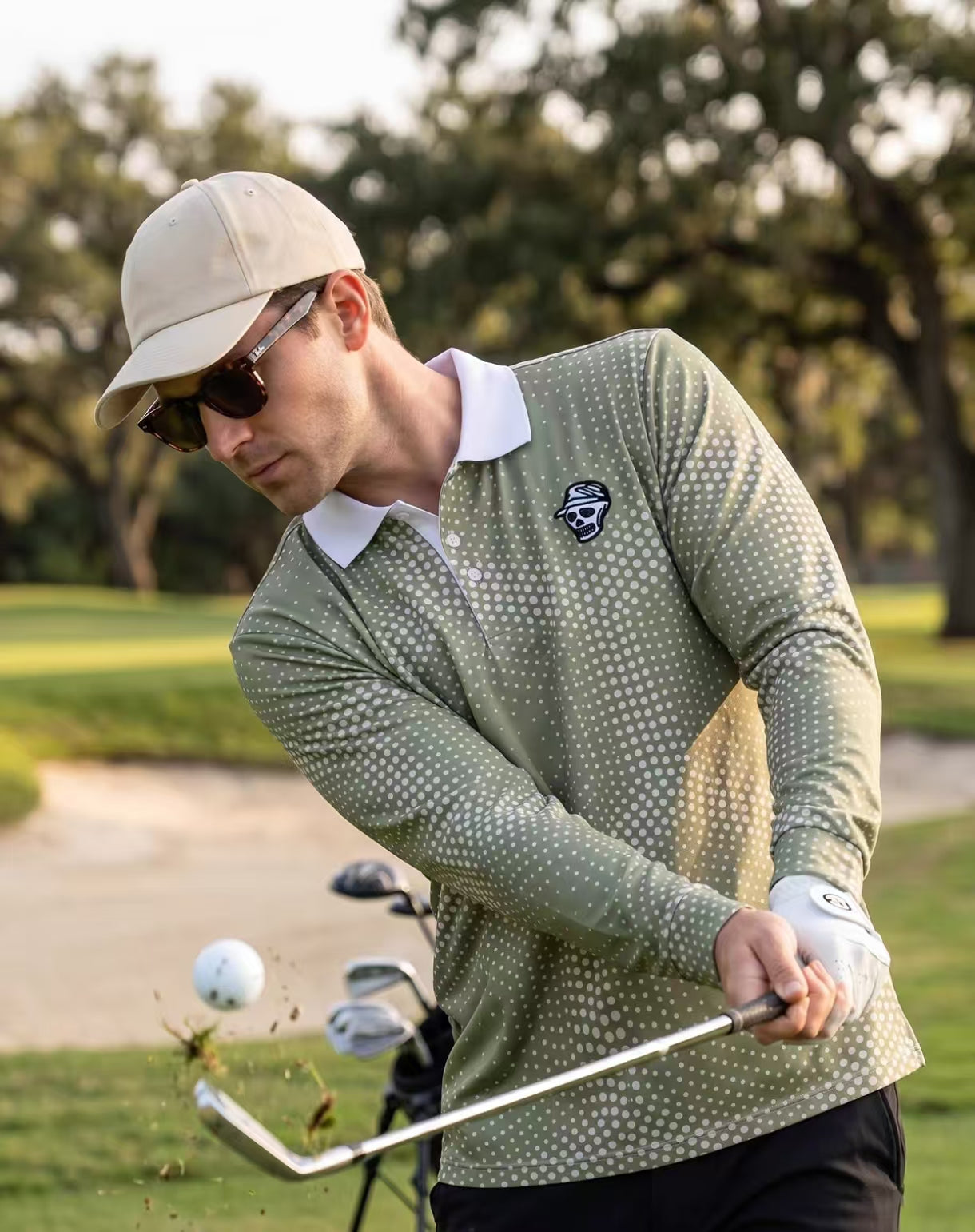 Devereux Golf Men’s Green Gradient Polka Dot Long Sleeve Polo Shirt in Green - product view